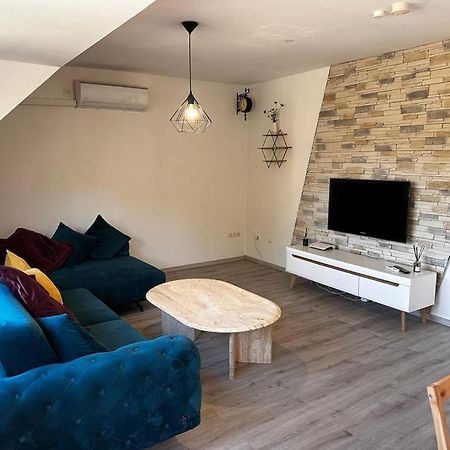 A&V Apartments Wunderschoene Rheinblick Wohnung Zum Entspannen Apt Ela Duisburg Luaran gambar
