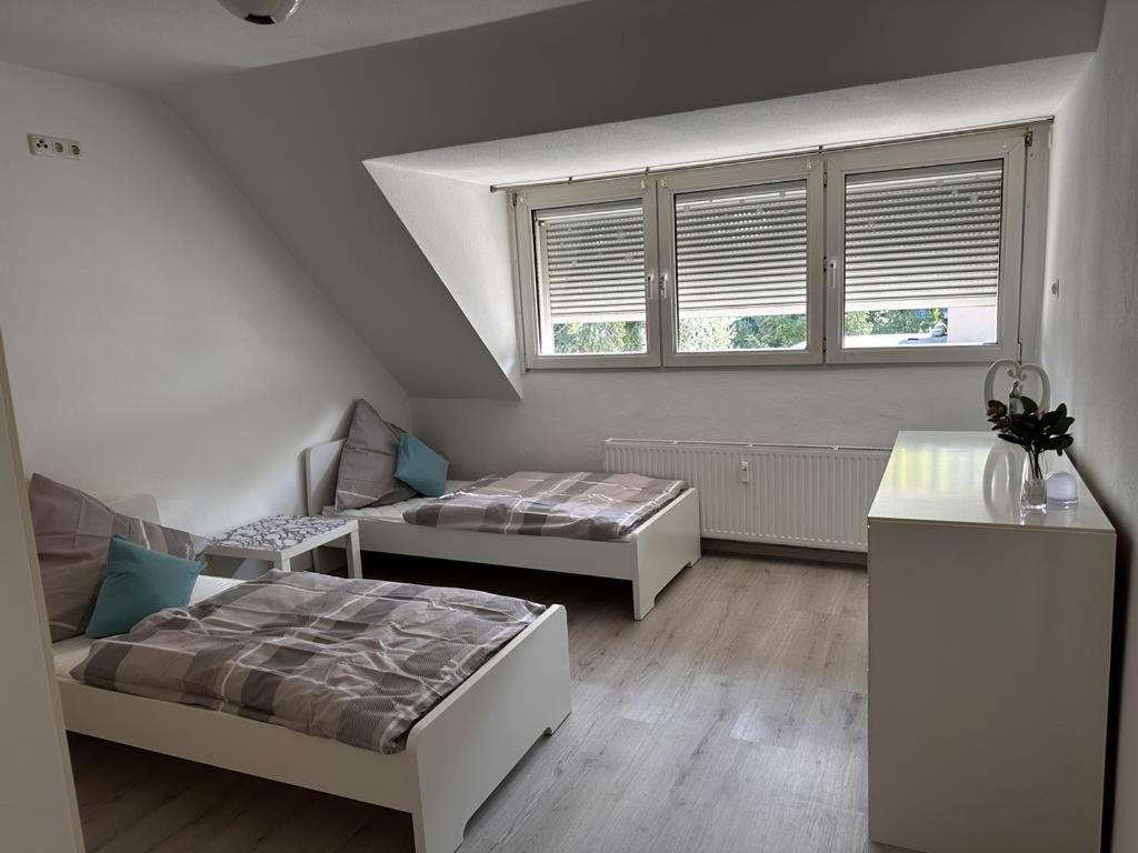 A&V Apartments Wunderschoene Rheinblick Wohnung Zum Entspannen Apt Ela Duisburg Luaran gambar