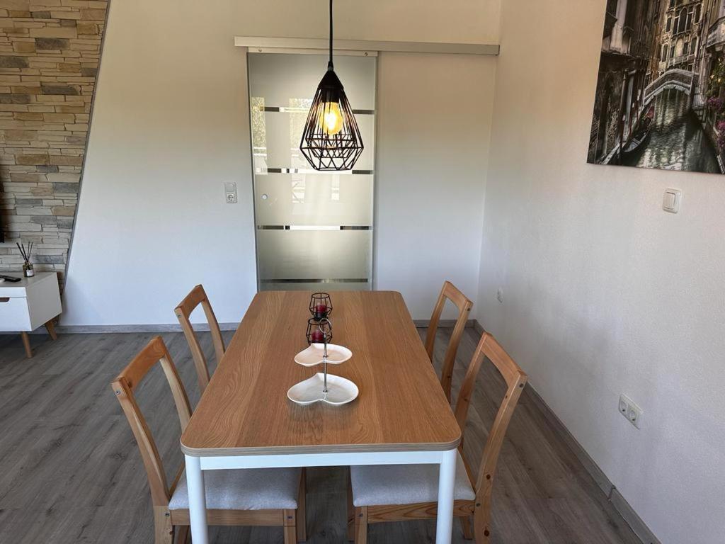 A&V Apartments Wunderschoene Rheinblick Wohnung Zum Entspannen Apt Ela Duisburg Luaran gambar