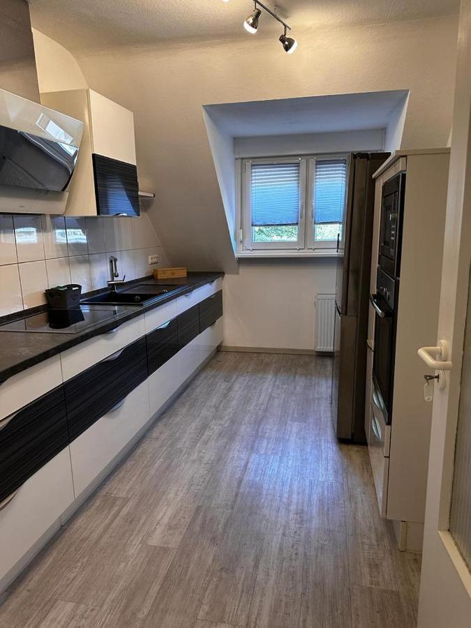 A&V Apartments Wunderschoene Rheinblick Wohnung Zum Entspannen Apt Ela Duisburg Luaran gambar