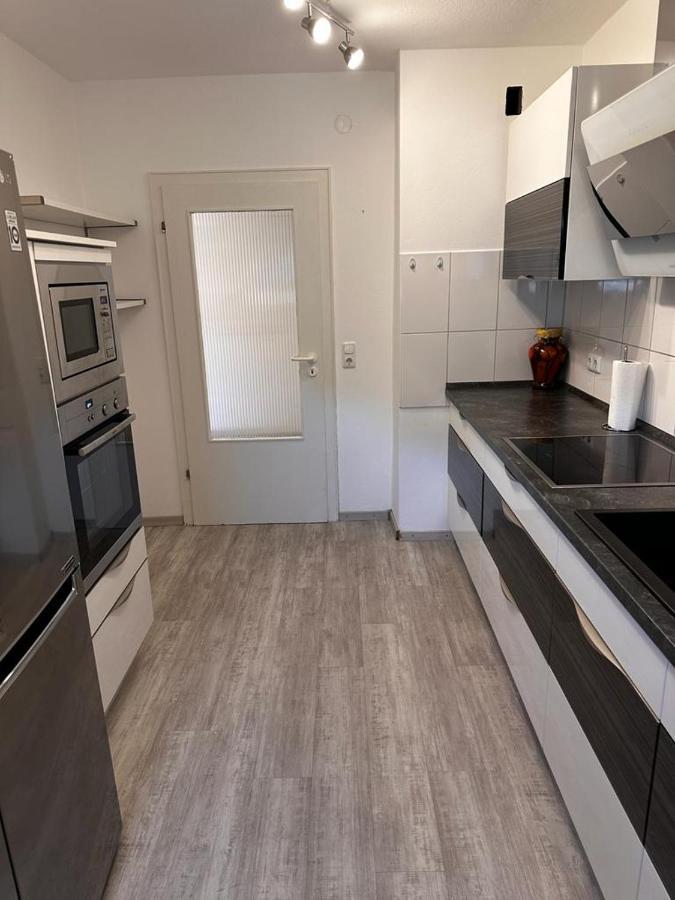 A&V Apartments Wunderschoene Rheinblick Wohnung Zum Entspannen Apt Ela Duisburg Luaran gambar